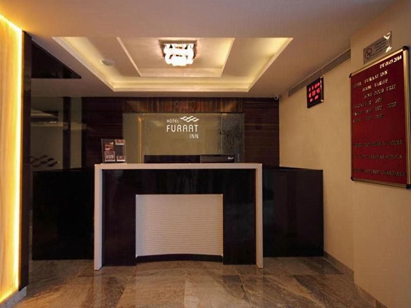Golden Plaza Hotel Ахмедабад Екстериор снимка