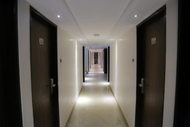 Golden Plaza Hotel Ахмедабад Екстериор снимка